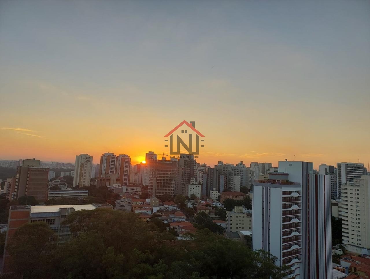 Studio de Luxo na Vila Mariana: 1 Quarto, 1 Banheiro, 25,70m² - Venda ou Locação em SP