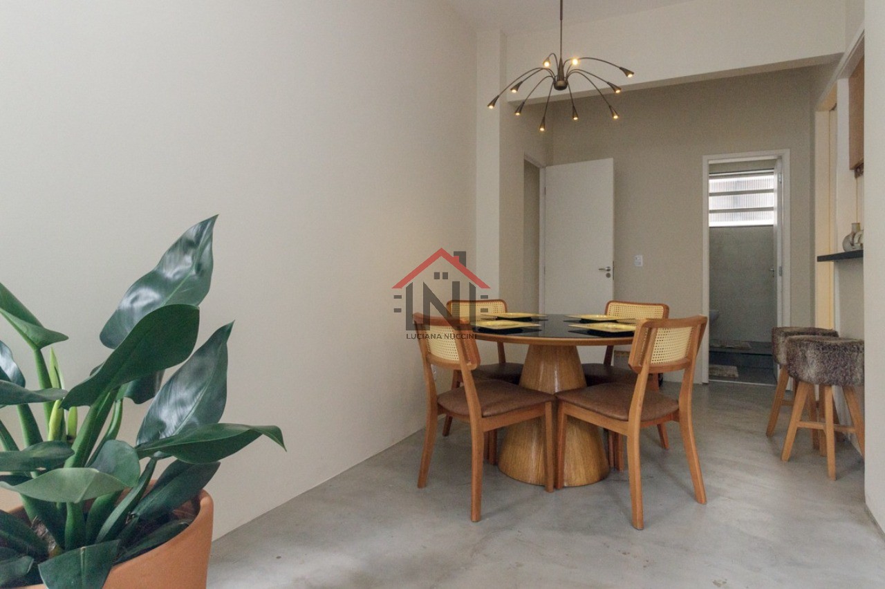 Imóvel de Alto Padrão em Higienópolis: Apartamento com 2 Quartos, 1 Suíte e 120m² - Venda ou Locação em São Paulo-SP