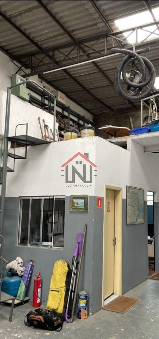 Galpão Comercial para Locação em São Paulo-SP, no Cambuci, com 1 Sala, 1 Banheiro e 350 m² de Área