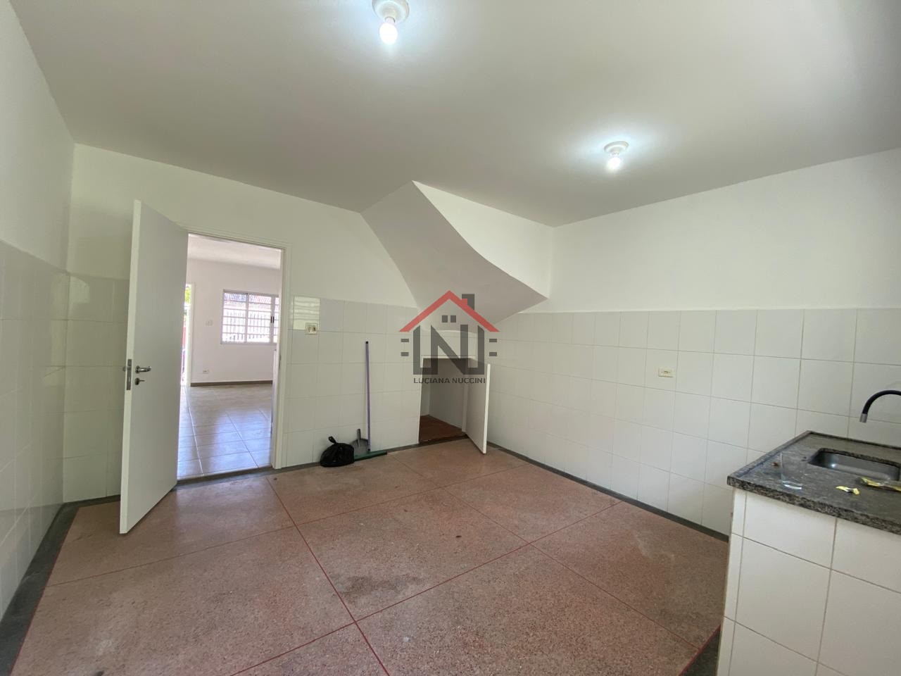 Casa para locação no Planalto Paulista, São Paulo-SP: 2 quartos, 1 sala, 2 banheiros, 1 vaga de garagem.