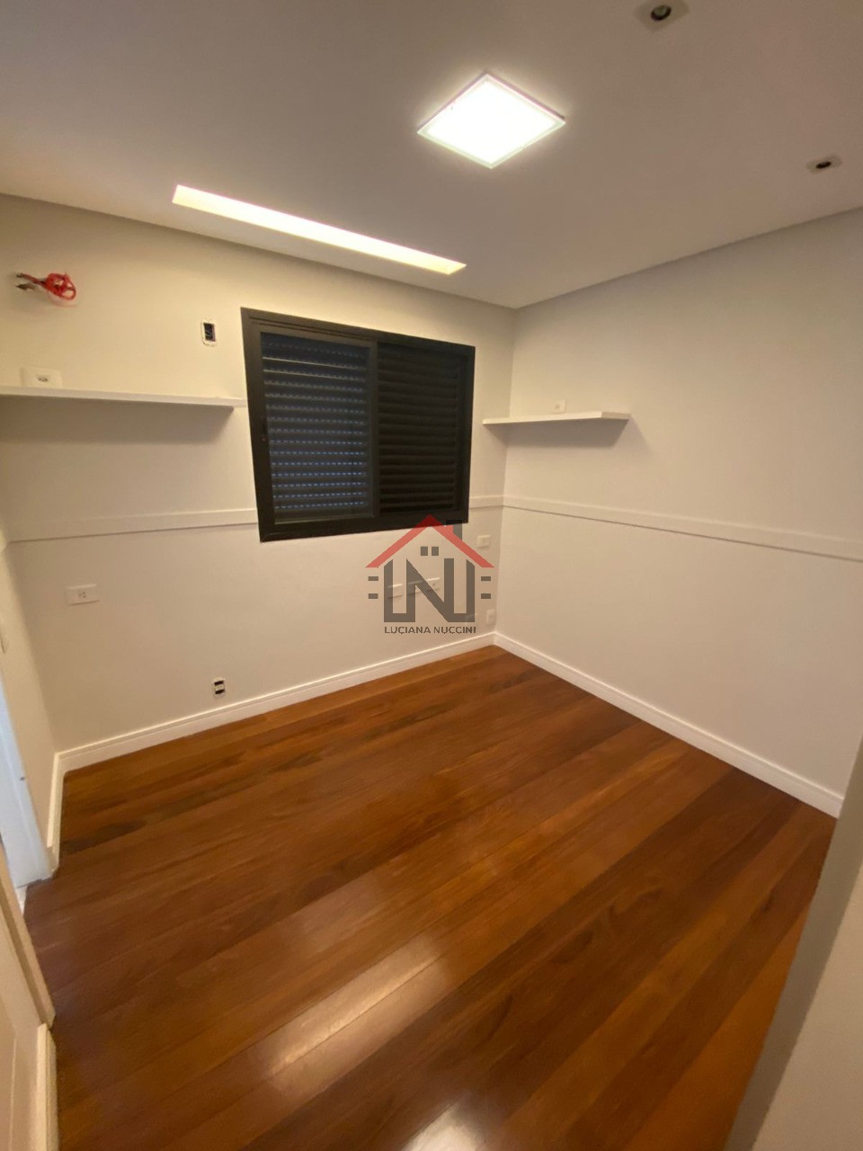 Imperdível oportunidade: apartamento de alto padrão com 3 su