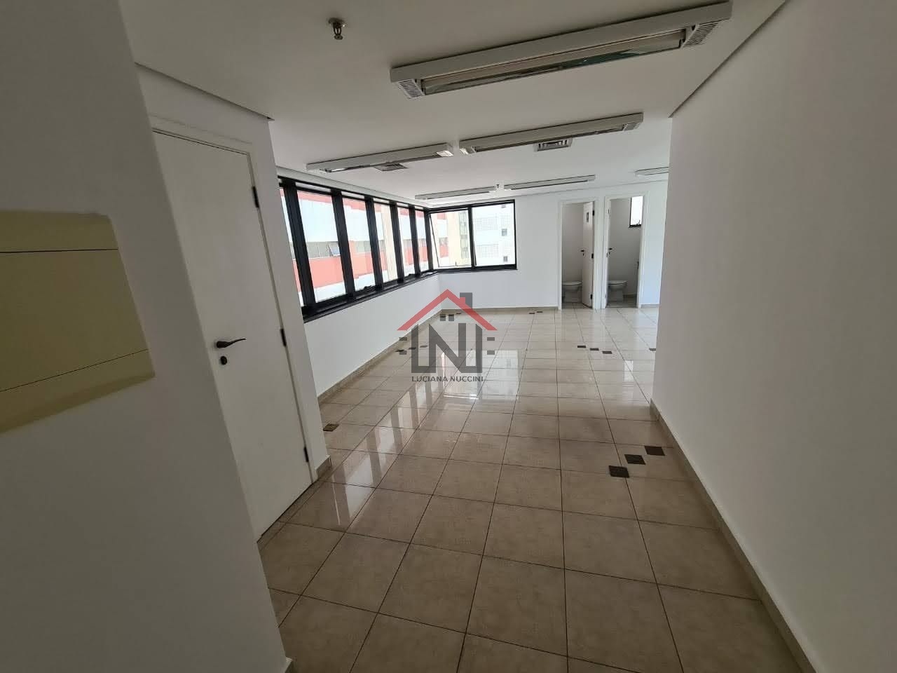 Conjunto Comercial de Alto Padrão para Locação no Jardim Paulista, São Paulo-SP: 1 Sala, 1 Vaga de Garagem, 64m² de Área