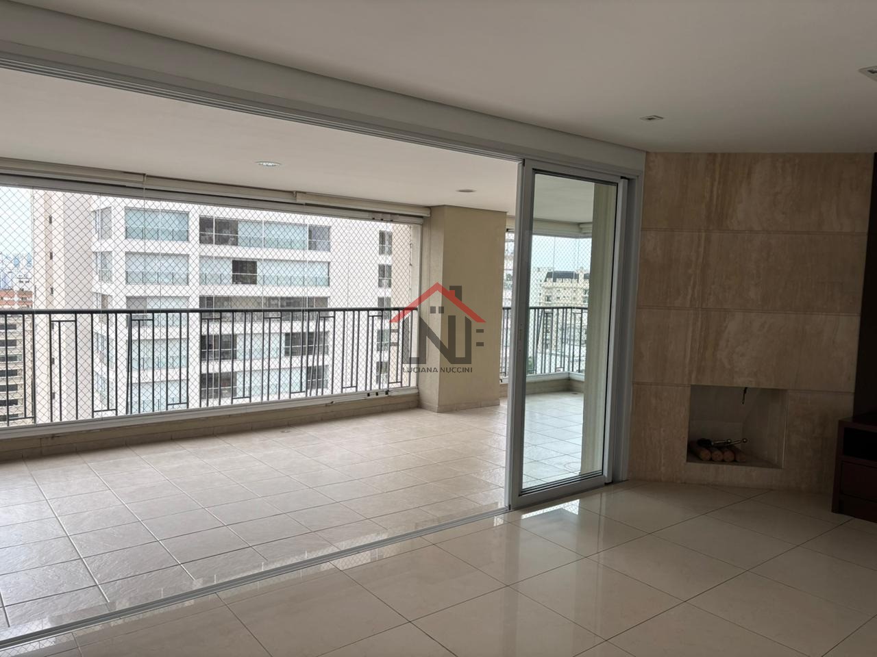 Apartamento Industrial de Luxo no Campo Belo - 4 Quartos, 4 Suítes, 6 Banheiros, 4 Vagas, 223m² - Venda ou Locação em SP