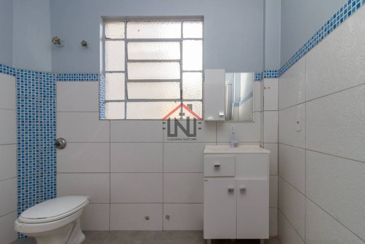 Casa à venda em Perdizes, São Paulo-SP: 3 quartos, 2 quintais, 2 banheiros, 3 vagas, 400m² de área. Aproveite!