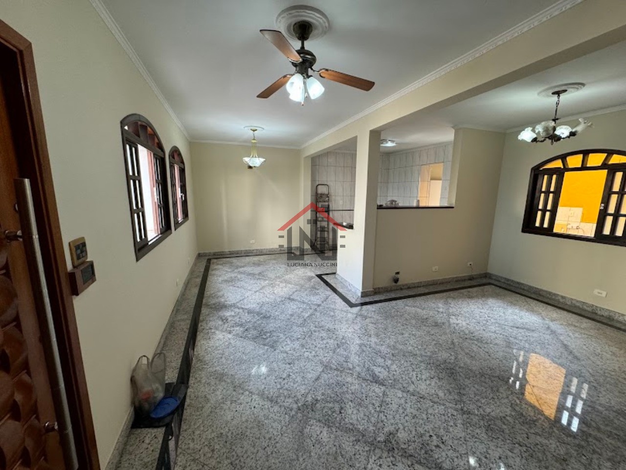 Casa à Venda em São Paulo-SP, Bela Vista: 3 Quartos, 1 Sala, 2 Banheiros, 1 Vaga de Garagem, 131m². Venha conhecer!