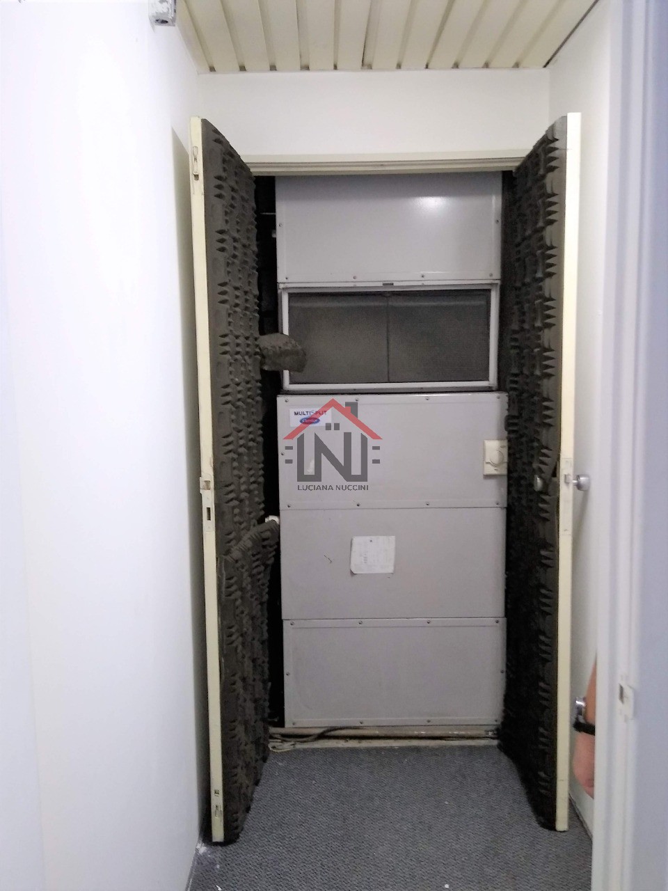 Conjunto Comercial de Alto Padrão no Jardim Paulista, São Paulo-SP: 1 Sala, 3 Banheiros, 2 Vagas, 137m². Venha Conferir!