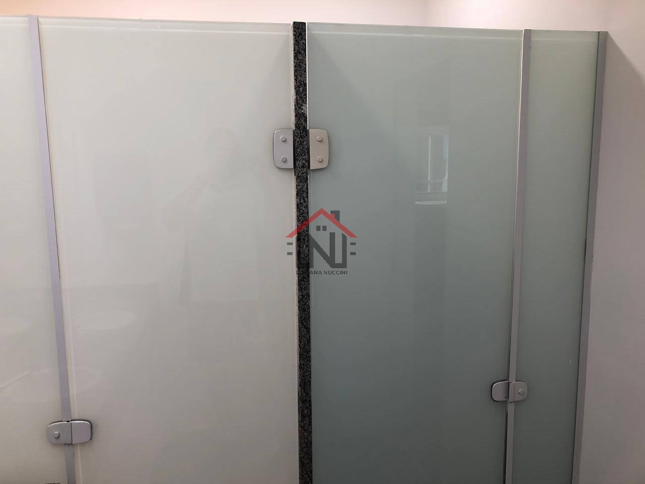 Conjunto Comercial para Locação na Cidade Monções, São Paulo-SP: 1 Sala, 1 Banheiro, 10 Vagas de Garagem, 330,73m².