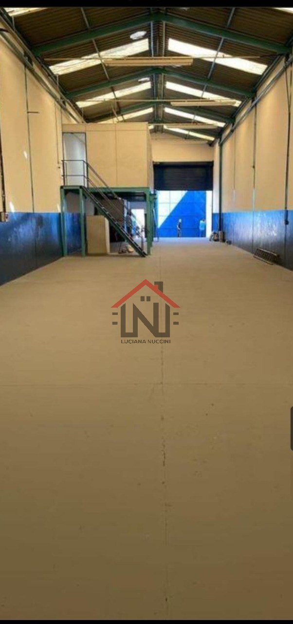 Galpão industrial para locação em São Paulo-SP, Vila Carioca: 1 sala, 4 banheiros, 2 vagas de garagem, 329m². Aproveite!