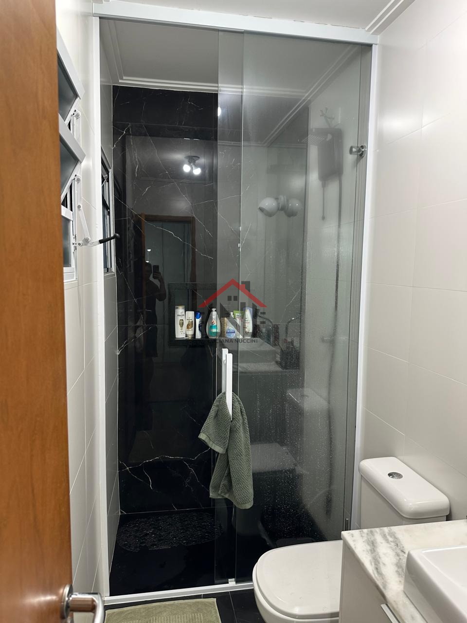 Imperdível! Casa à venda em São Paulo - Vila Moinho Velho com 3 quartos, 1 sala, 3 banheiros e garagem. Venha conhecer!