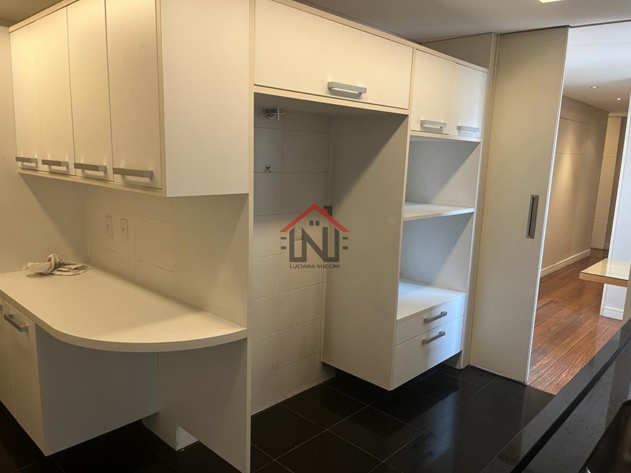Imperdível oportunidade: Apartamento de alto padrão com 3 suítes e 4 vagas no Jardim Morumbi, São Paulo-SP!