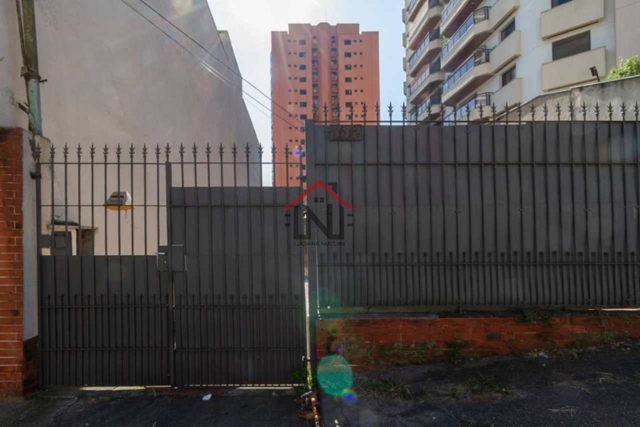 Casa à venda em Perdizes, São Paulo-SP: 3 quartos, 2 quintais, 2 banheiros, 3 vagas, 400m² de área. Aproveite!