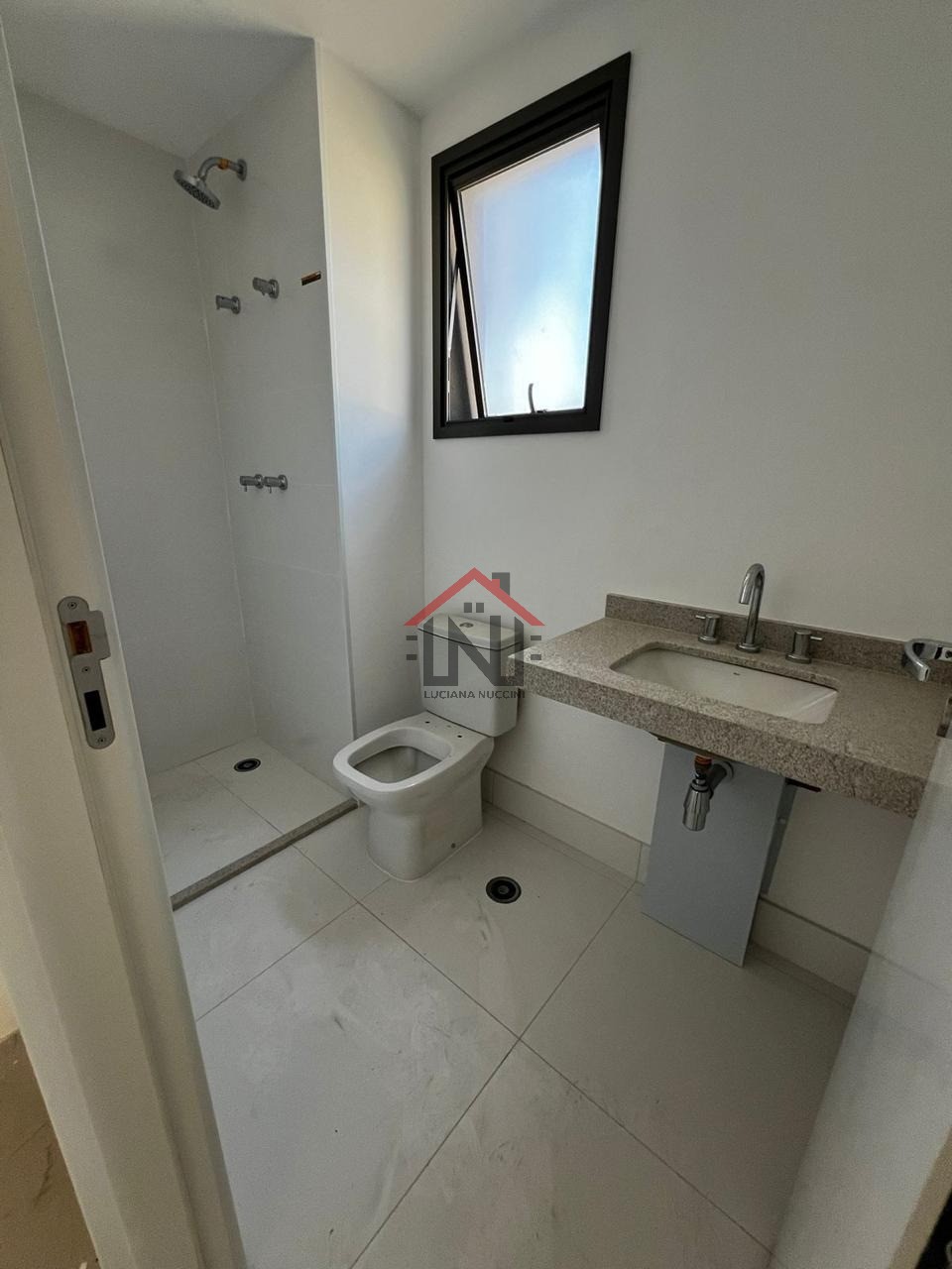 Apartamento à venda no Itaim Bibi, São Paulo-SP: 1 quarto, 1 suíte, 2 banheiros, 1 vaga - 44 m²!