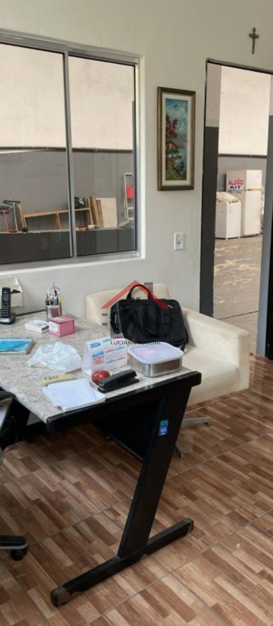 Galpão Comercial para Locação em São Paulo-SP, no Cambuci, com 1 Sala, 1 Banheiro e 350 m² de Área