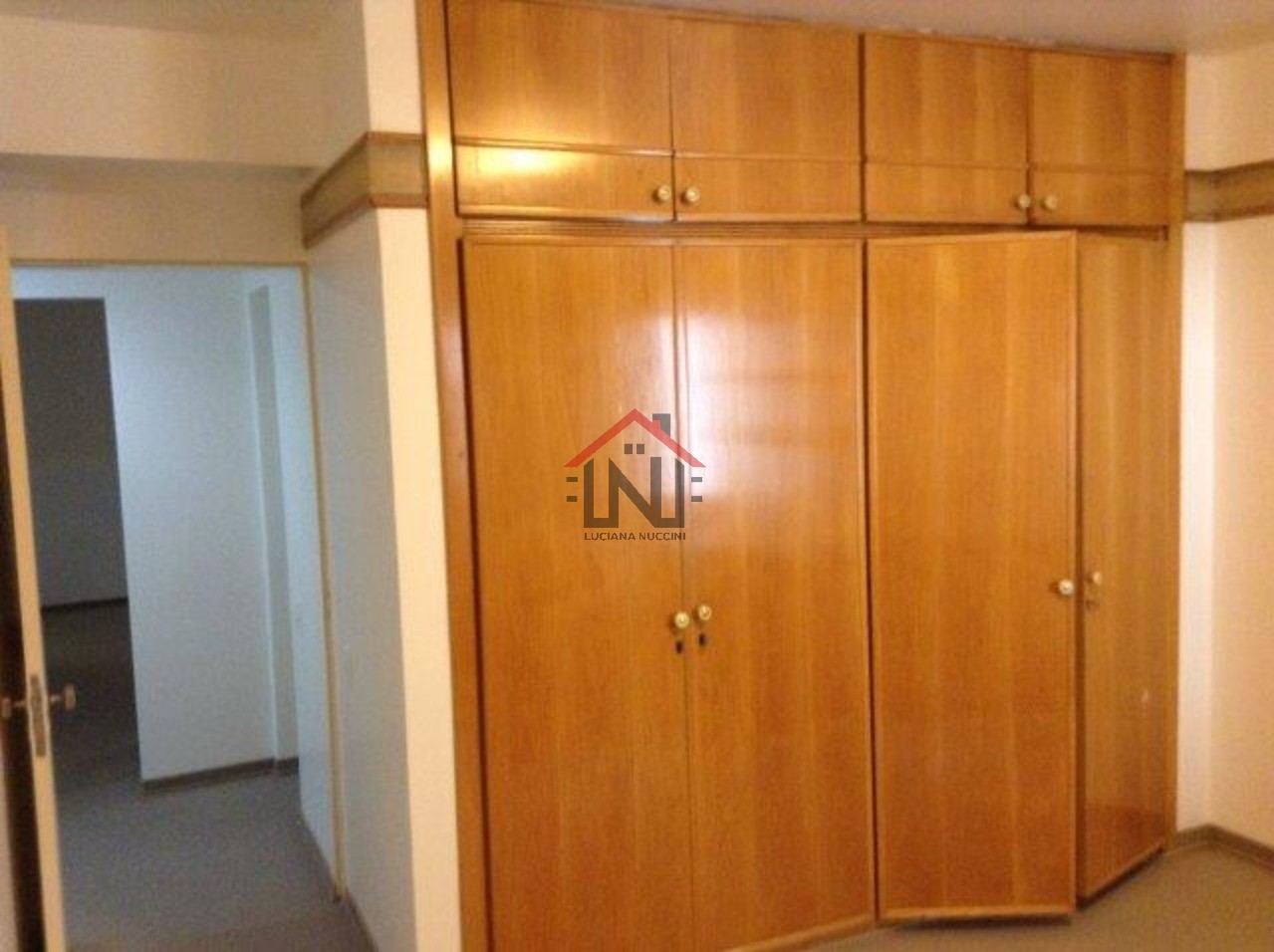 Apartamento de luxo no coração de SP: 3 quartos, 1 suite, 1 sala, 1 banheiro, 2 vagas de garagem, 170m² no Jardim Paulista!