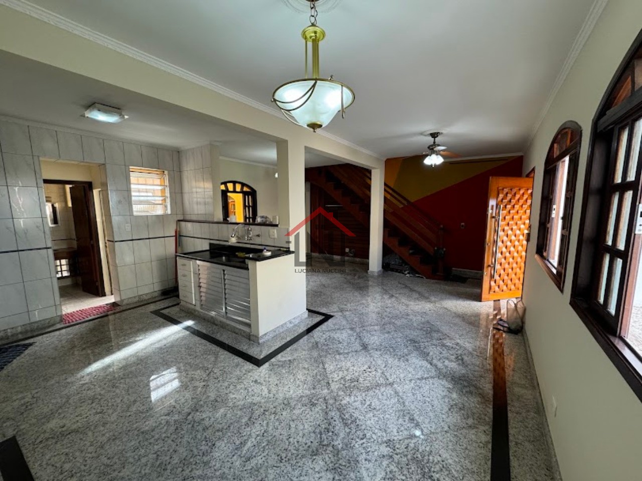 Casa à Venda em São Paulo-SP, Bela Vista: 3 Quartos, 1 Sala, 2 Banheiros, 1 Vaga de Garagem, 131m². Venha conhecer!