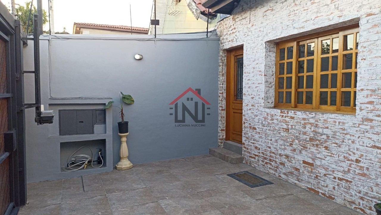 Excelente oportunidade: Casa à venda ou locação em São Paulo-SP, Indianópolis, com 3 quartos, 1 suíte, 2 salas, 2 banheiros, 1 vaga de garagem e 120m².
