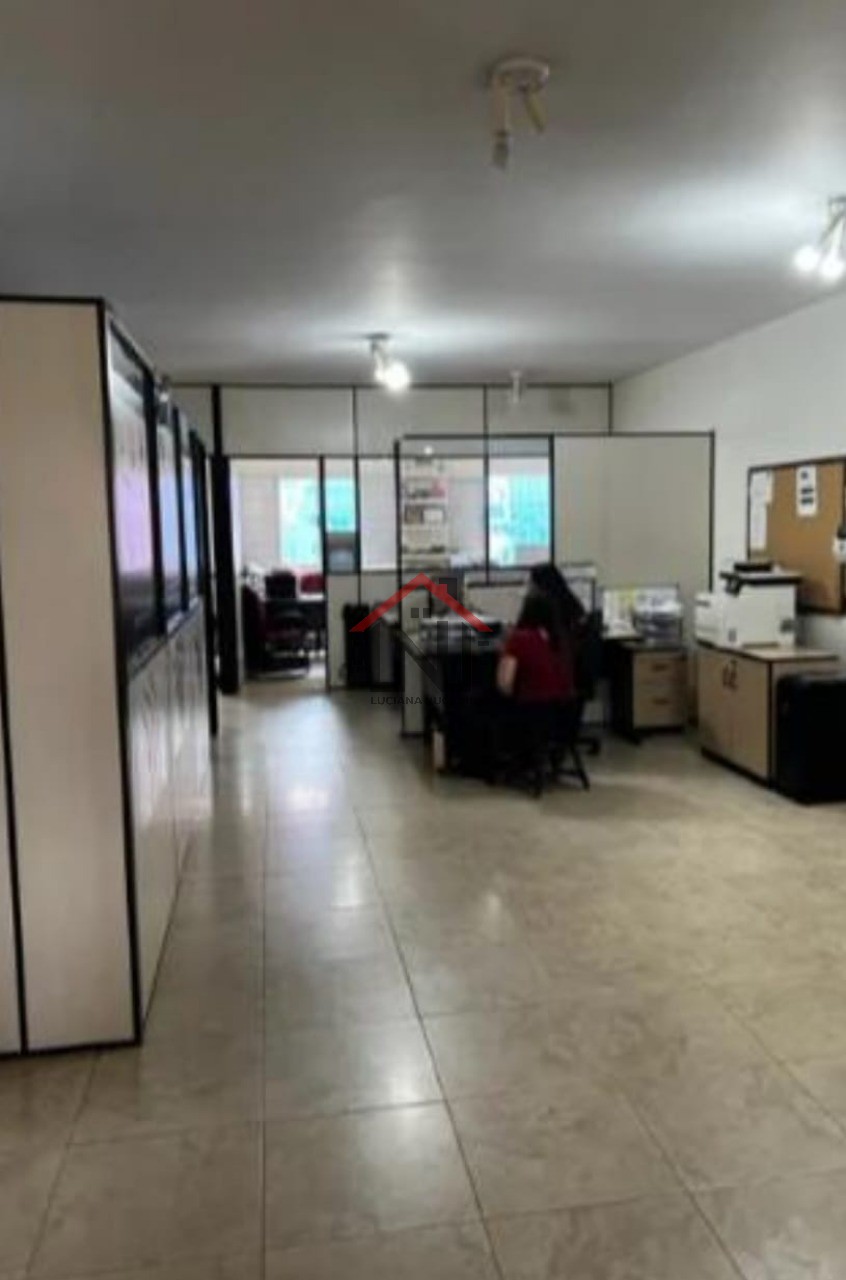Oportunidade única: galpão comercial à venda em São Paulo-SP, com 6 salas, 5 banheiros, 1 vaga de garagem e 490m² de área.