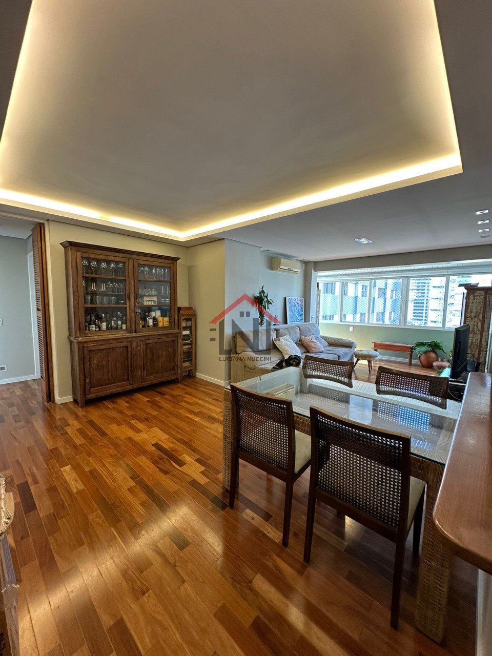 Imperdível apartamento à venda em São Paulo-SP, Itaim Bibi: 3 quartos, 2 suítes, 2 salas, 4 banheiros, 2 vagas, 130m².