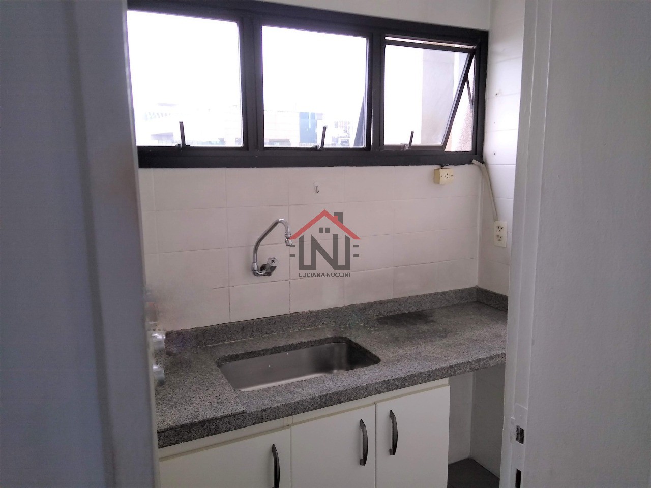 Conjunto Comercial de Alto Padrão Para Locação no Jardim Paulista, São Paulo-SP: 1 Sala, 3 Banheiros, 2 Vagas, 80,21 m².