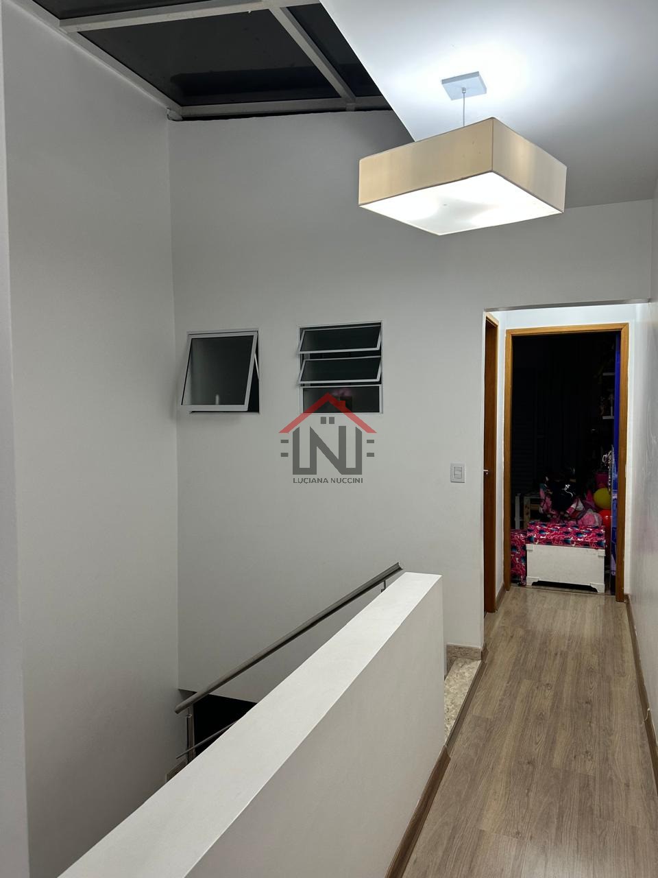 Imperdível! Casa à venda em São Paulo - Vila Moinho Velho com 3 quartos, 1 sala, 3 banheiros e garagem. Venha conhecer!