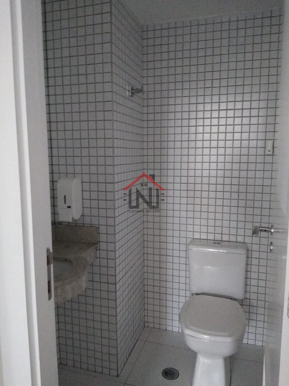 Conjunto Comercial de Alto Padrão na Cidade Monções, São Paulo - 1 Sala, 2 Banheiros, 195,26 m² de Área