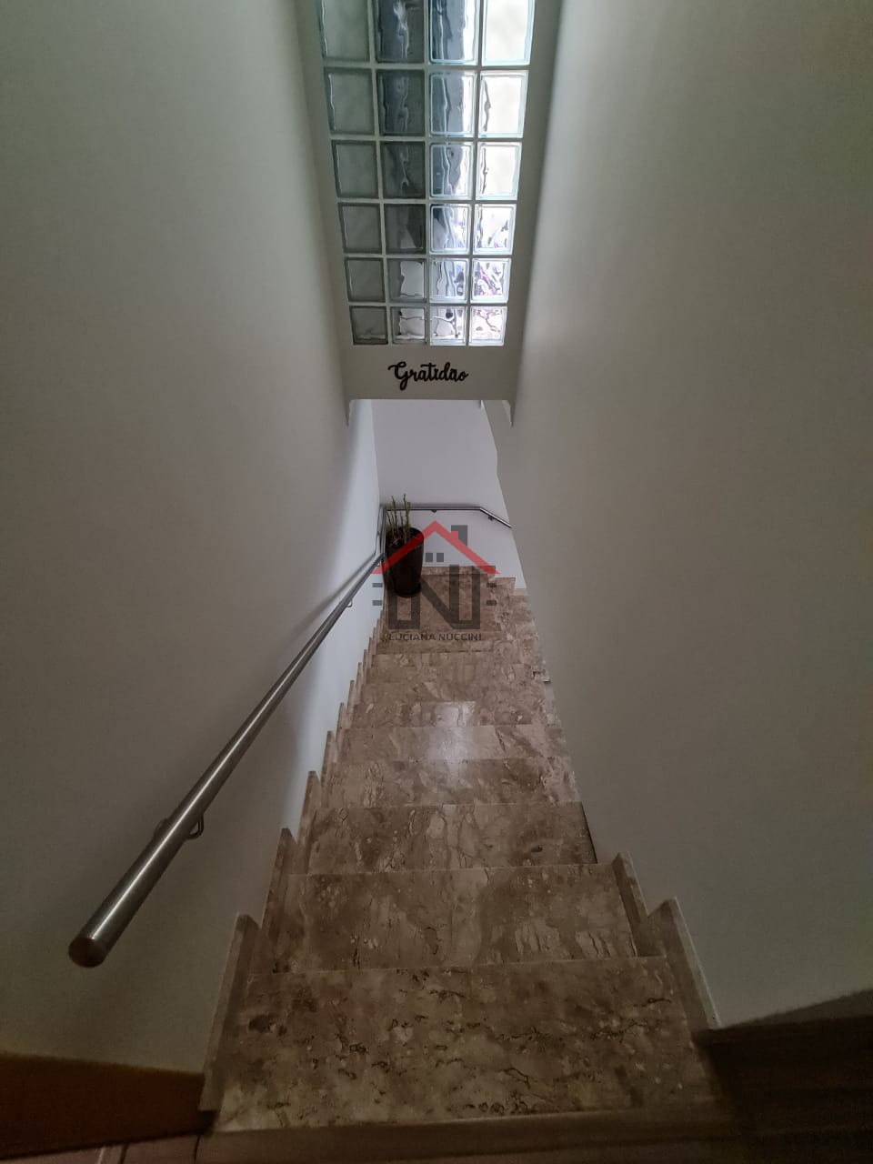 Casa de Luxo na Saúde, São Paulo-SP: 3 quartos, 3 suítes, 1 sala, 4 banheiros, 2 vagas, 160m² de área. Venha conferir!