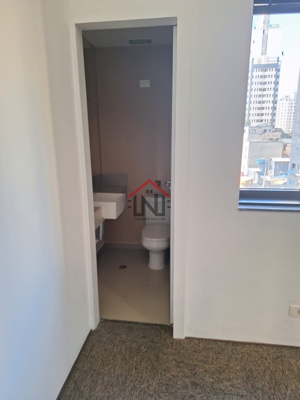Conjunto Comercial de Alto Padrão à Venda ou Locação em Indianópolis, São Paulo - 6 salas, 6 banheiros, 6 vagas - 246m²