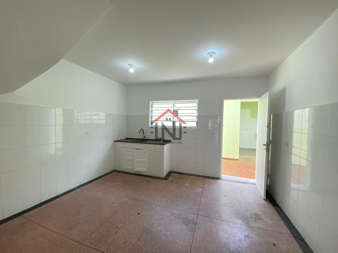 Casa para locação no Planalto Paulista, São Paulo-SP: 2 quartos, 1 sala, 2 banheiros, 1 vaga de garagem.
