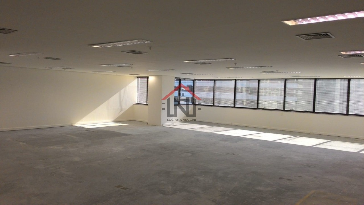 Conjunto Comercial de Alto Padrão com 206m² e 5 Vagas de Garagem na Cidade Monções, São Paulo-SP