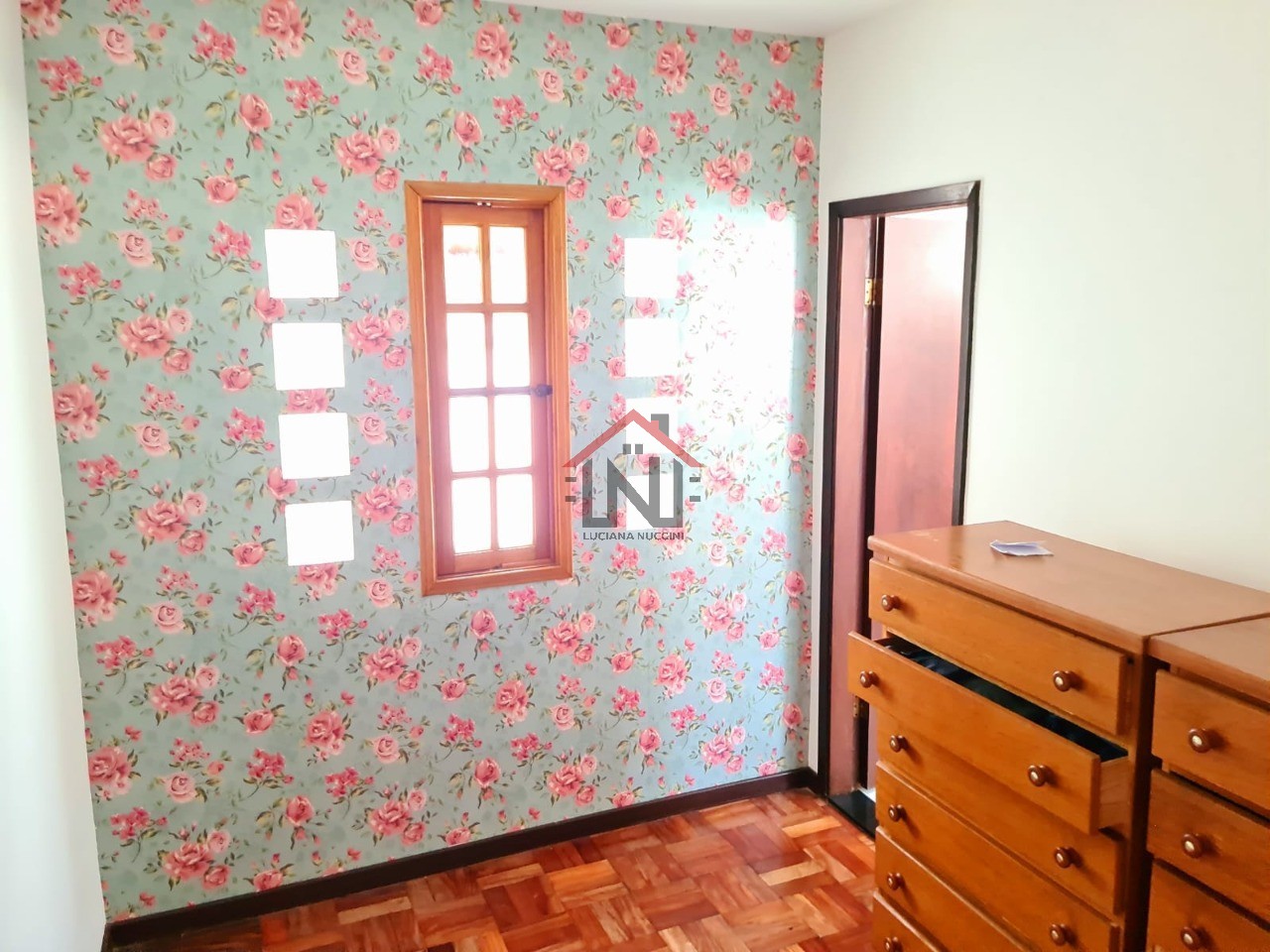 Imperdível: Casa à venda em São Paulo-SP, bairro Interlagos! 2 quartos, 1 suíte, 1 sala, 3 banheiros, 2 vagas, 80m². Confira!