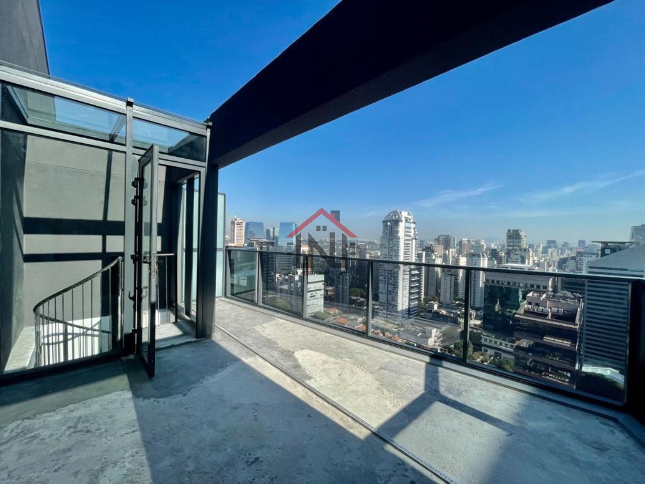 Apartamento à venda na Vila Olímpia, São Paulo-SP: 1 quarto, 1 suíte, 1 sala, 2 banheiros, 1 vaga, 74m²!