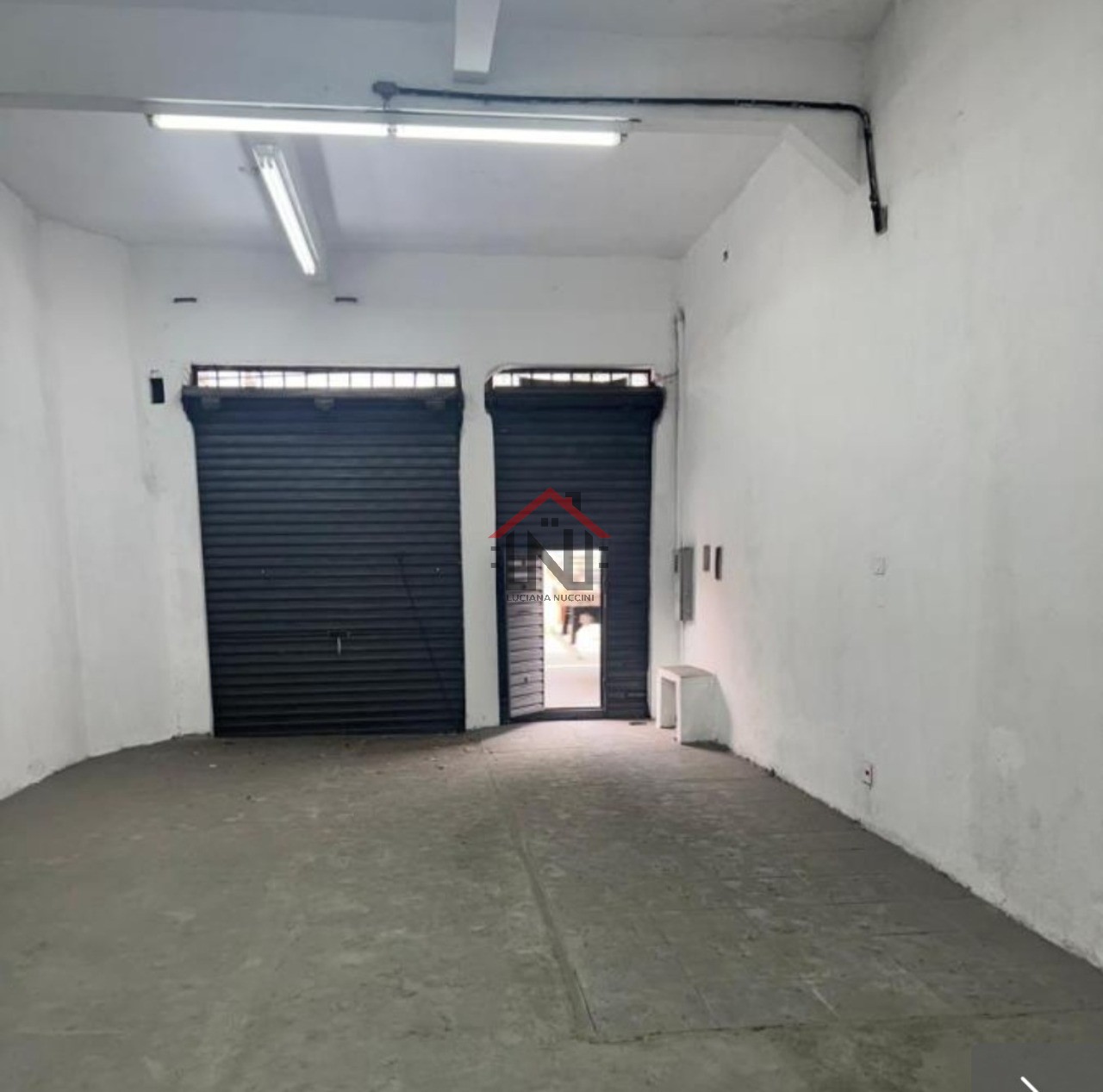Aluguel de Galpão Comercial em São Paulo-SP, Bairro Catumbi: Sala, Banheiro e 250m² de Área!