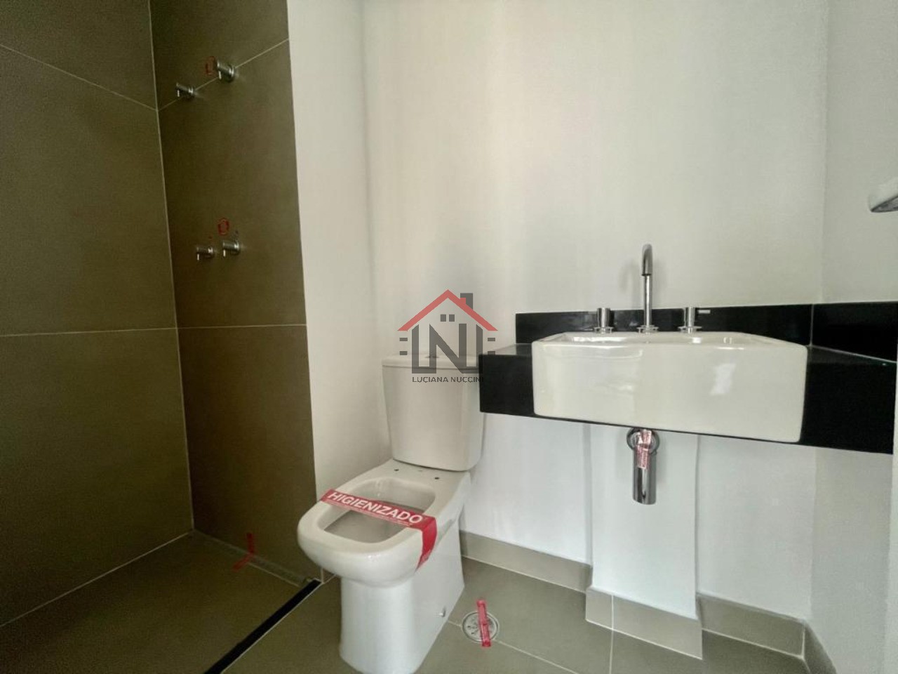 Apartamento à venda na Vila Olímpia, São Paulo-SP: 1 quarto, 1 suíte, 1 sala, 2 banheiros, 1 vaga, 74m²!
