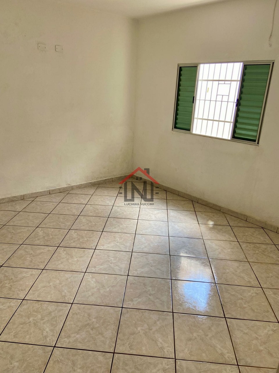 Imperdível! Casa à venda em São Paulo-SP, no Ipiranga. 4 quartos, 2 suítes, 1 sala, 3 banheiros, 2 vagas de garagem. 650m².