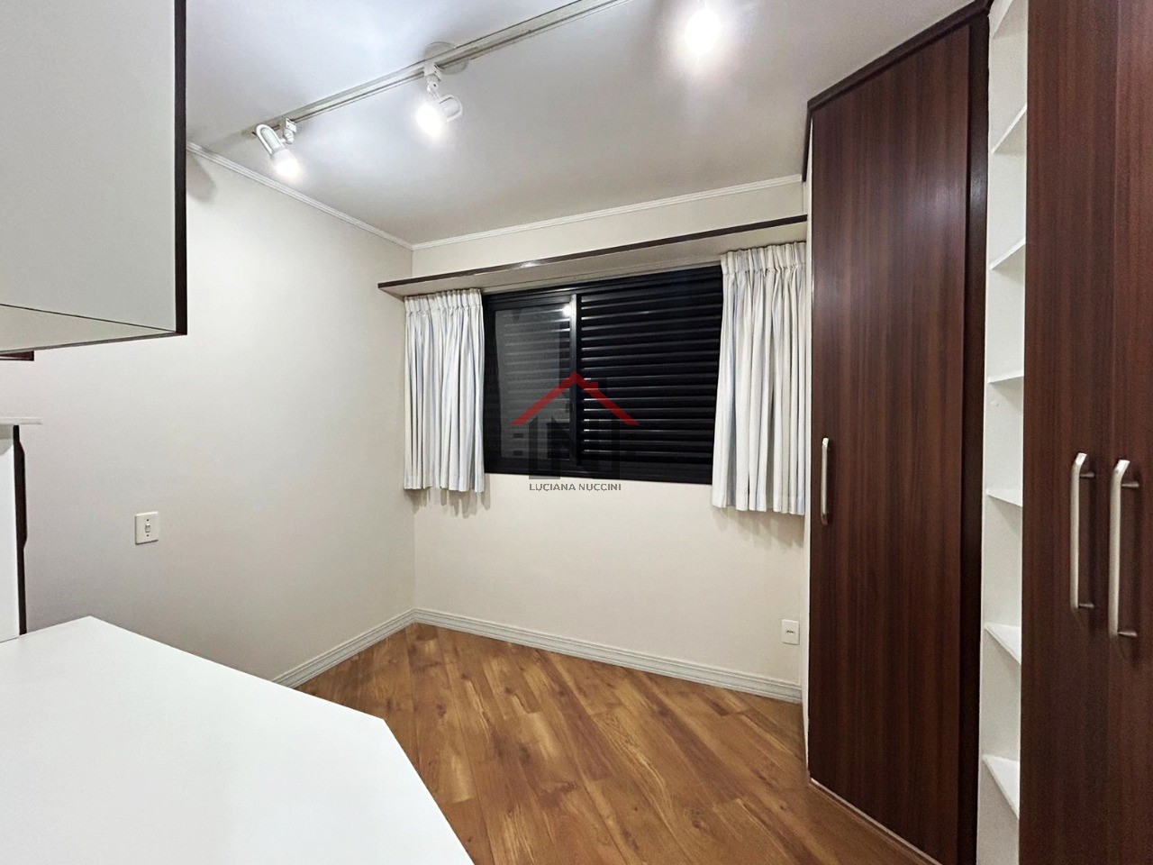 Apartamento para locação na Vila Cordeiro, São Paulo-SP: 3 quartos, 1 suíte, 2 vagas, 102m² de área.