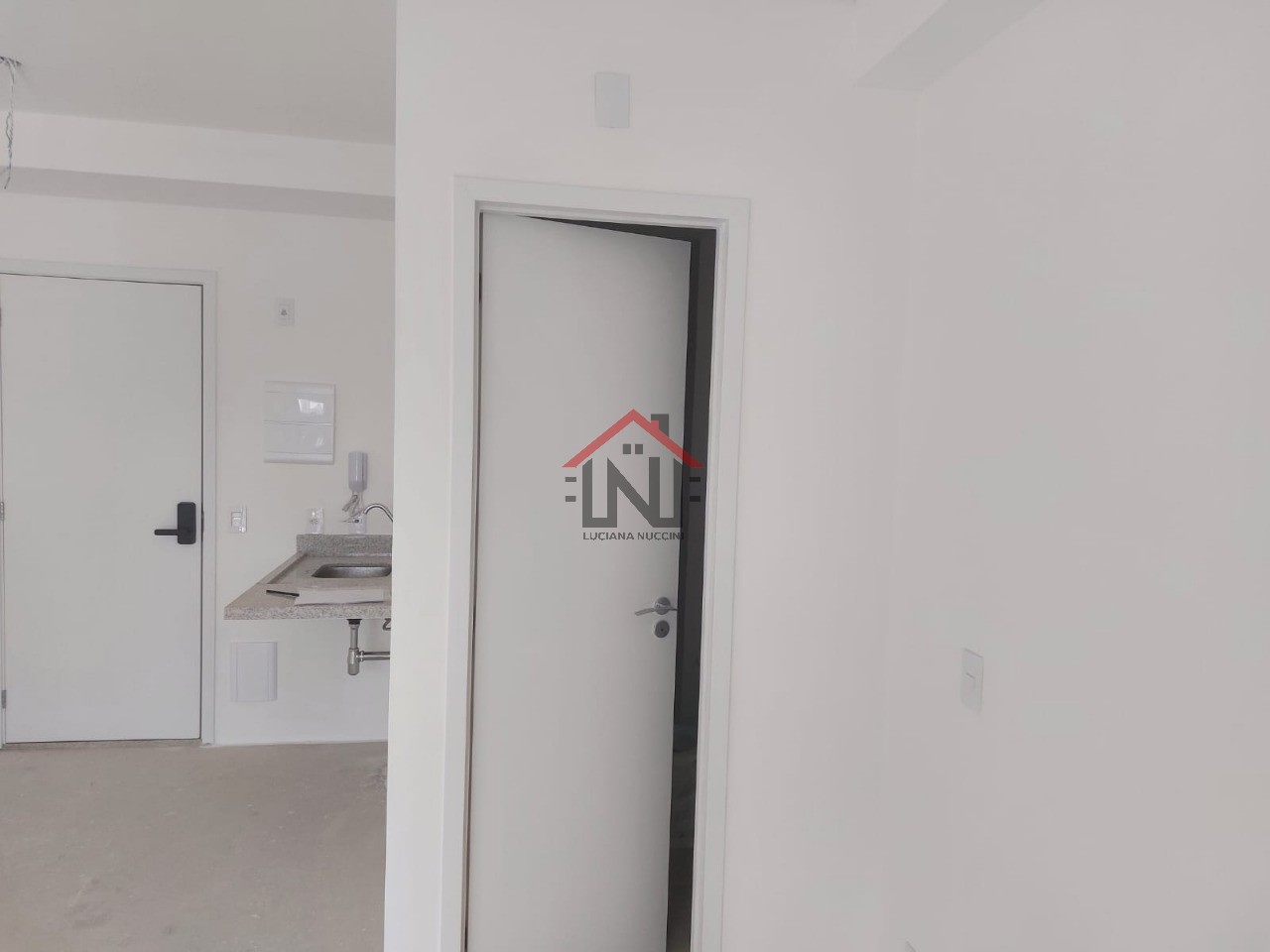 Studio à venda em Pinheiros, São Paulo-SP: 1 sala, 1 banheiro, 24,86 m² de área. Garanta já o seu!