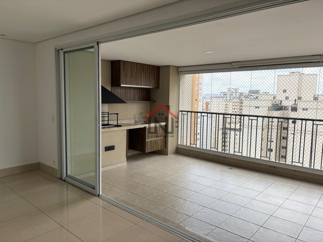Apartamento Industrial de Luxo no Campo Belo - 4 Quartos, 4 Suítes, 6 Banheiros, 4 Vagas, 223m² - Venda ou Locação em SP