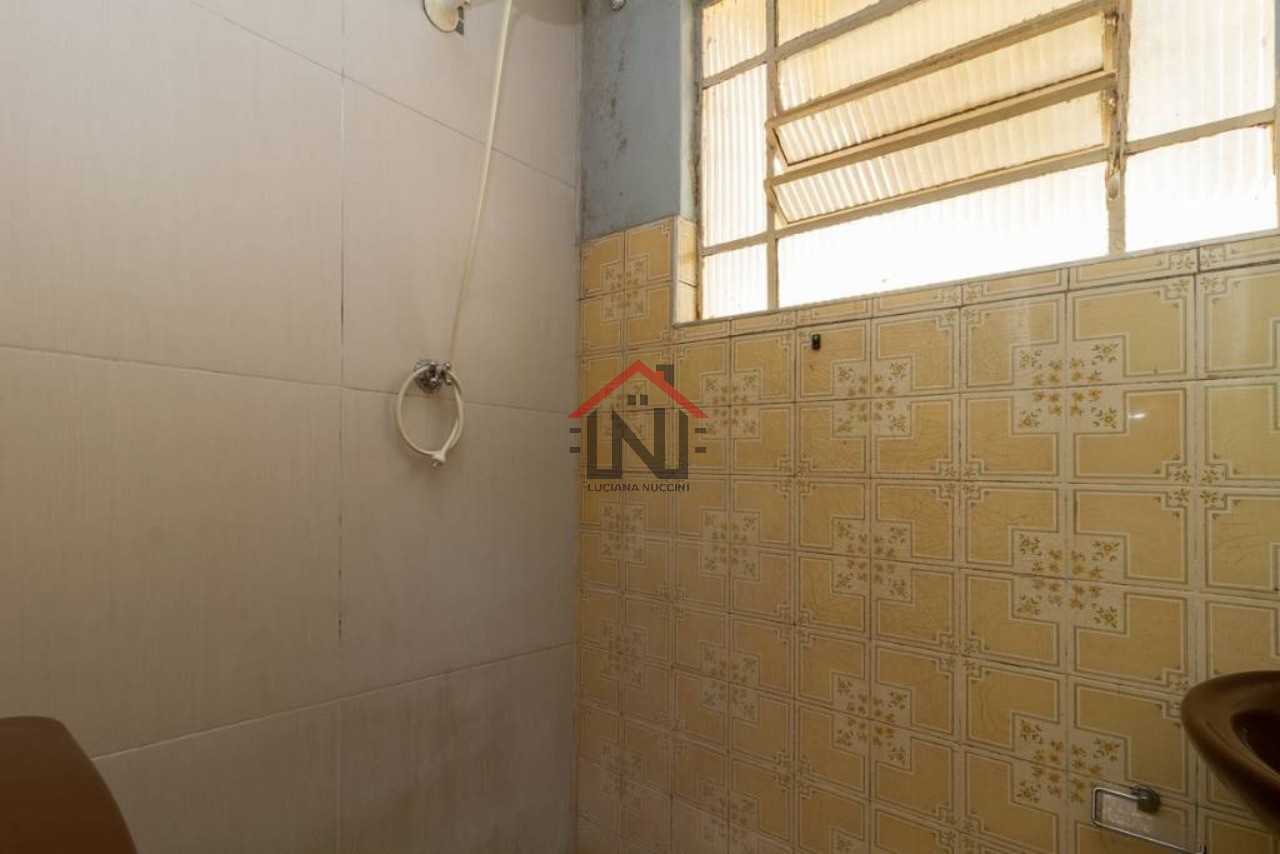 Casa à venda em Perdizes, São Paulo-SP: 3 quartos, 2 quintais, 2 banheiros, 3 vagas, 400m² de área. Aproveite!