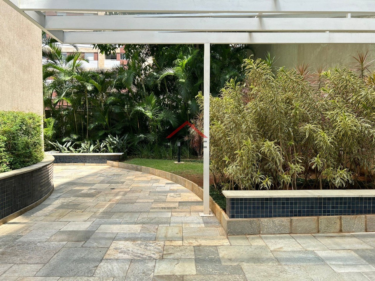 Apartamento para locação na Vila Mariana, São Paulo-SP: 1 quarto, 1 banheiro, 1 vaga, 45m² de área. Venha conferir!
