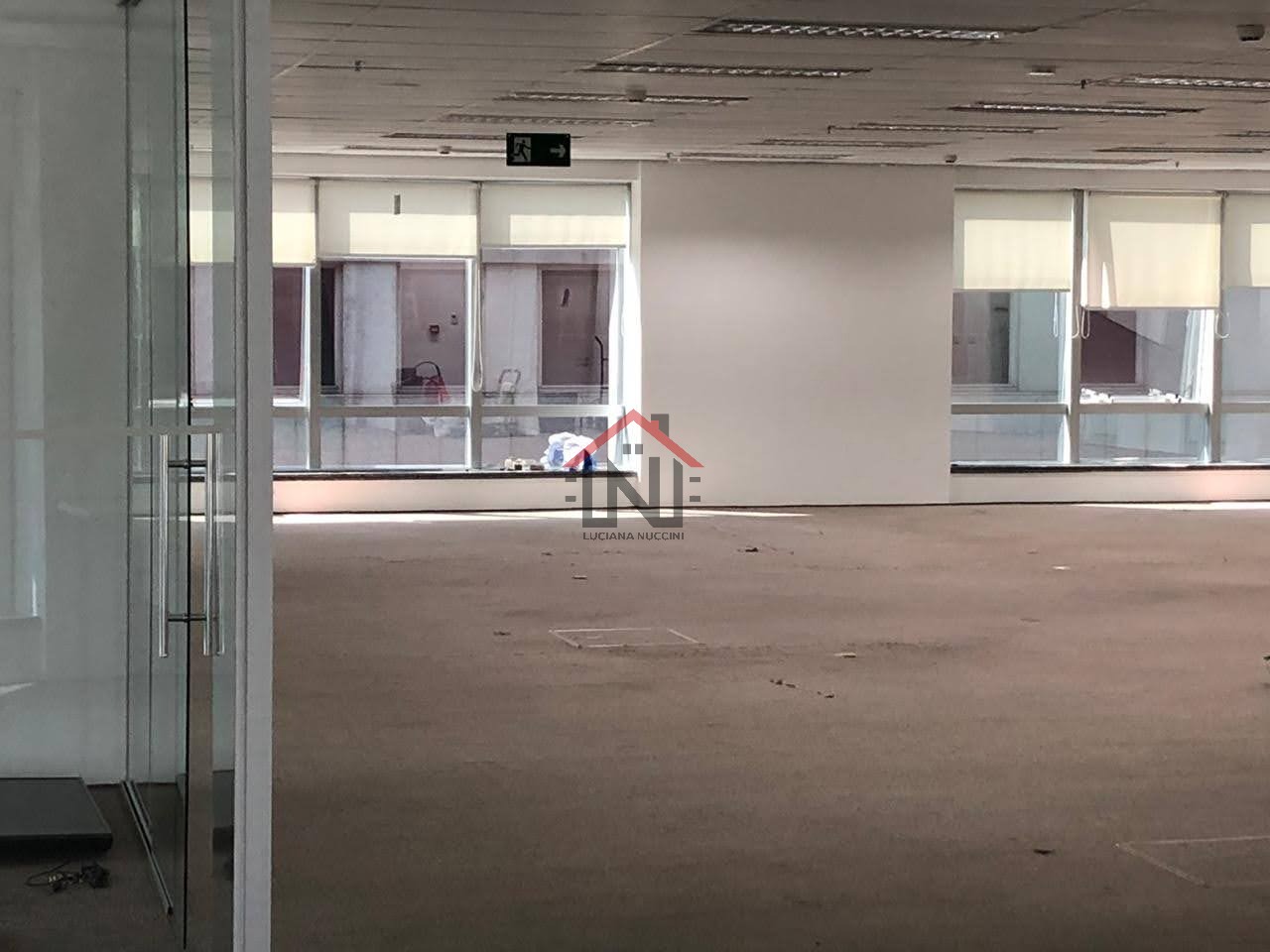 Conjunto Comercial para Locação na Cidade Monções, São Paulo-SP: 1 Sala, 1 Banheiro, 10 Vagas de Garagem, 330,73m².