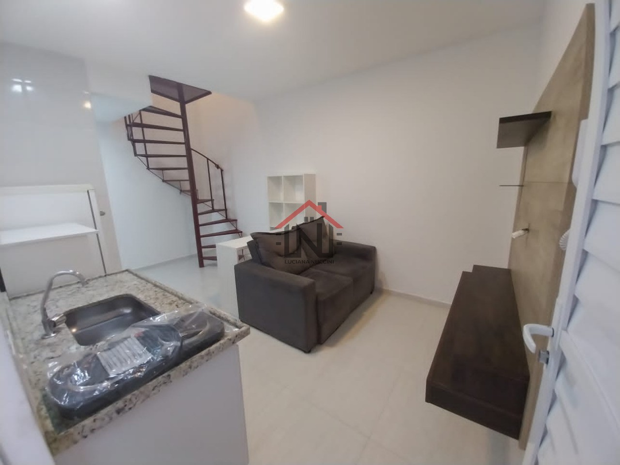 Aluguel de Apartamento com 1 Quarto e Suíte na Vila Dom Pedro I, São Paulo-SP: 35m², 2 Banheiros, Sala!