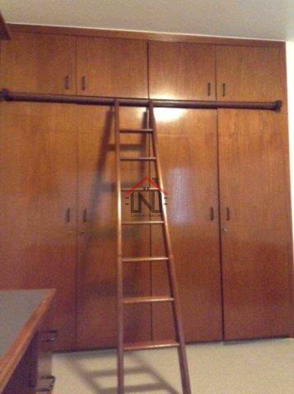 Apartamento de luxo no coração de SP: 3 quartos, 1 suite, 1 sala, 1 banheiro, 2 vagas de garagem, 170m² no Jardim Paulista!