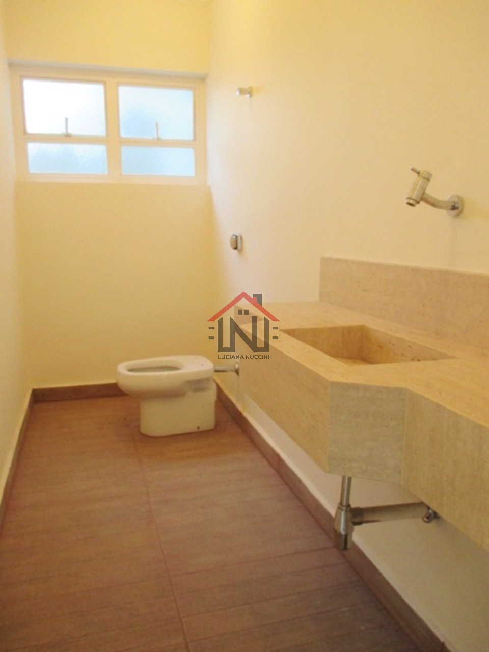 Imóvel Exclusivo no Morumbi: Casa de Luxo com 4 Quartos, 3 Suítes, 3 Salas e 10 Vagas de Garagem. Confira!