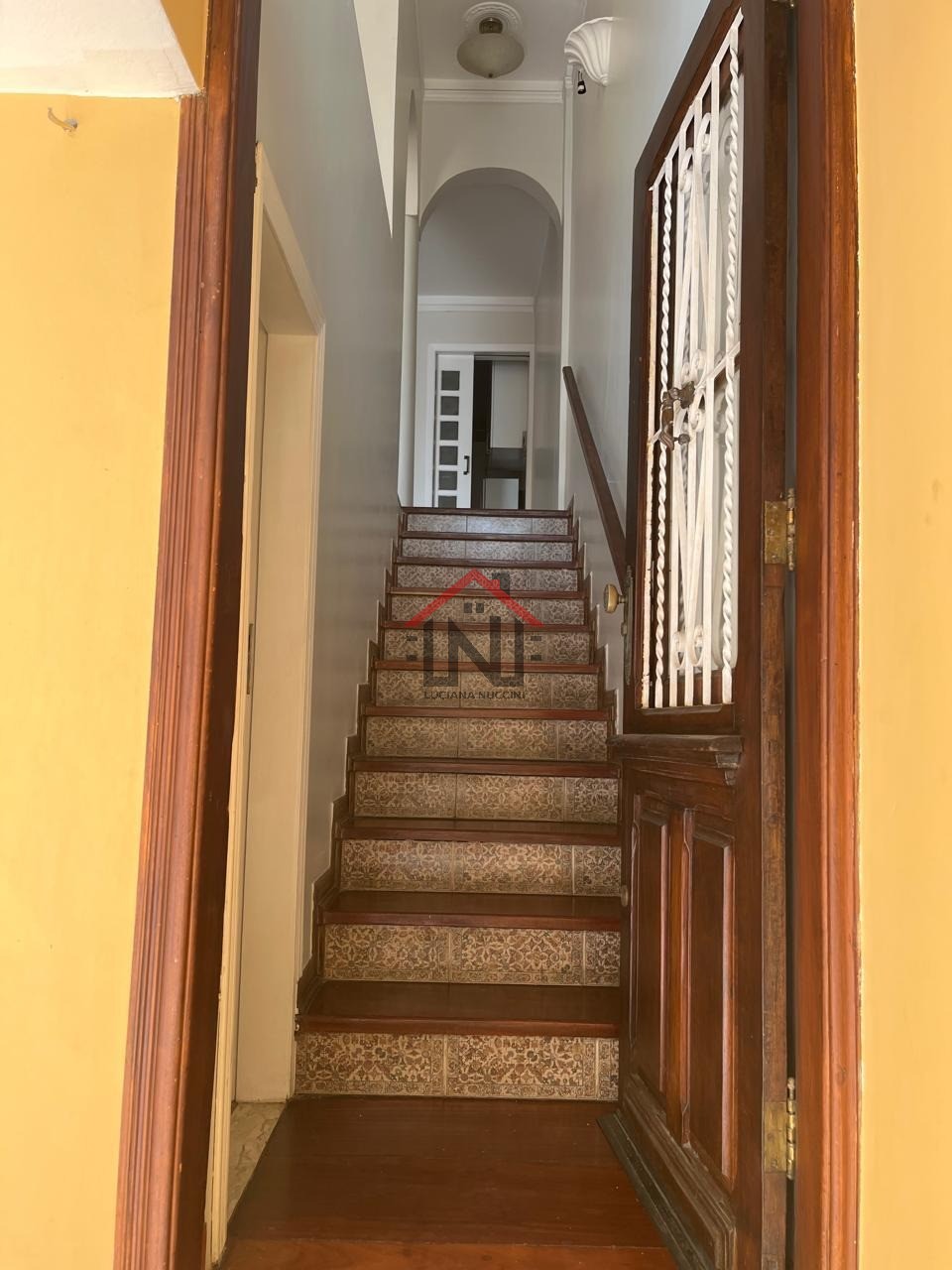 Casa para locação em São Paulo-SP, bairro Cambuci: 4 quartos, 3 suítes, 2 salas, 1 banheiro, 1 vaga, 150m². Venha conferir!