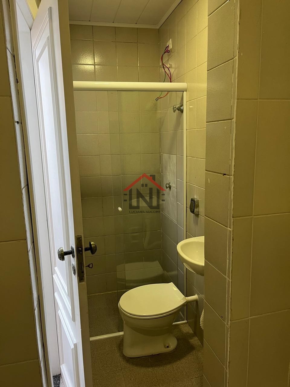 Casa para locação em São Paulo-SP, bairro Cambuci: 4 quartos, 3 suítes, 2 salas, 1 banheiro, 1 vaga, 150m². Venha conferir!