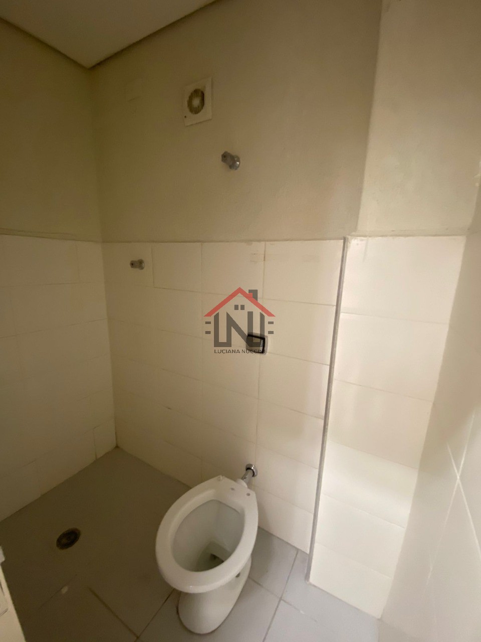 Excelente oportunidade de locação: Ponto Comercial no Centro de SP, 1 sala, 1 banheiro, 197m² de área!