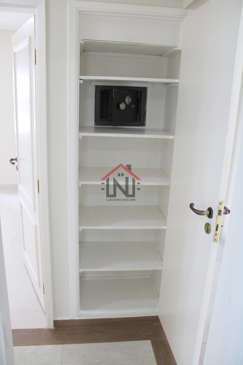 Imperdível oportunidade de adquirir apartamento de luxo na Vila Olímpia, SP: 3 quartos, 1 suíte, 4 banheiros, 2 vagas de garagem, 205 m².