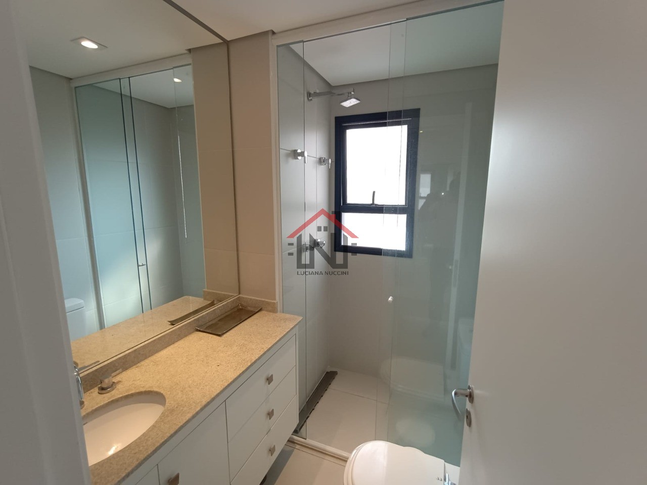 Apartamento para locação em Pinheiros - São Paulo-SP: 2 quartos, 1 banheiro, 2 vagas, 70m² de área!