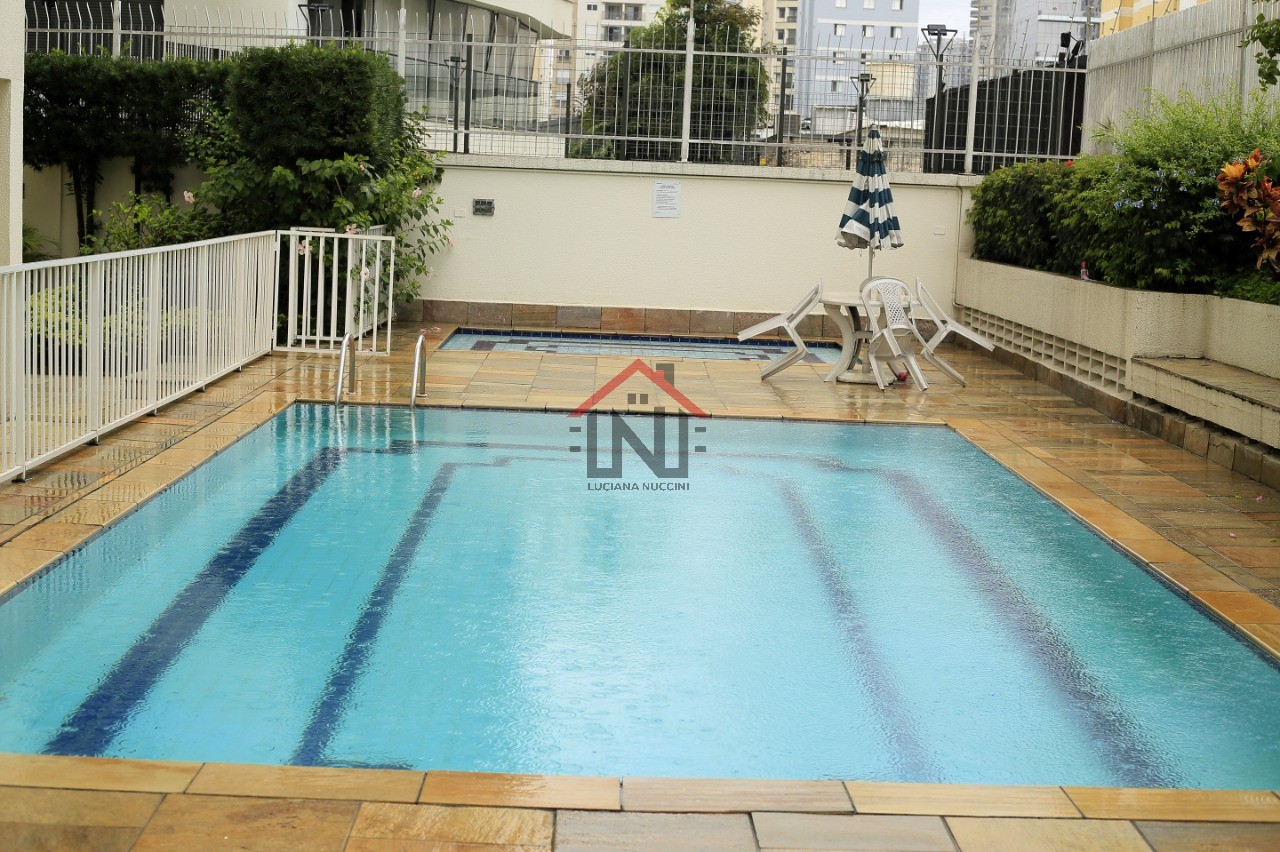 Imperdível oportunidade de adquirir apartamento de luxo na Vila Olímpia, SP: 3 quartos, 1 suíte, 4 banheiros, 2 vagas de garagem, 205 m².