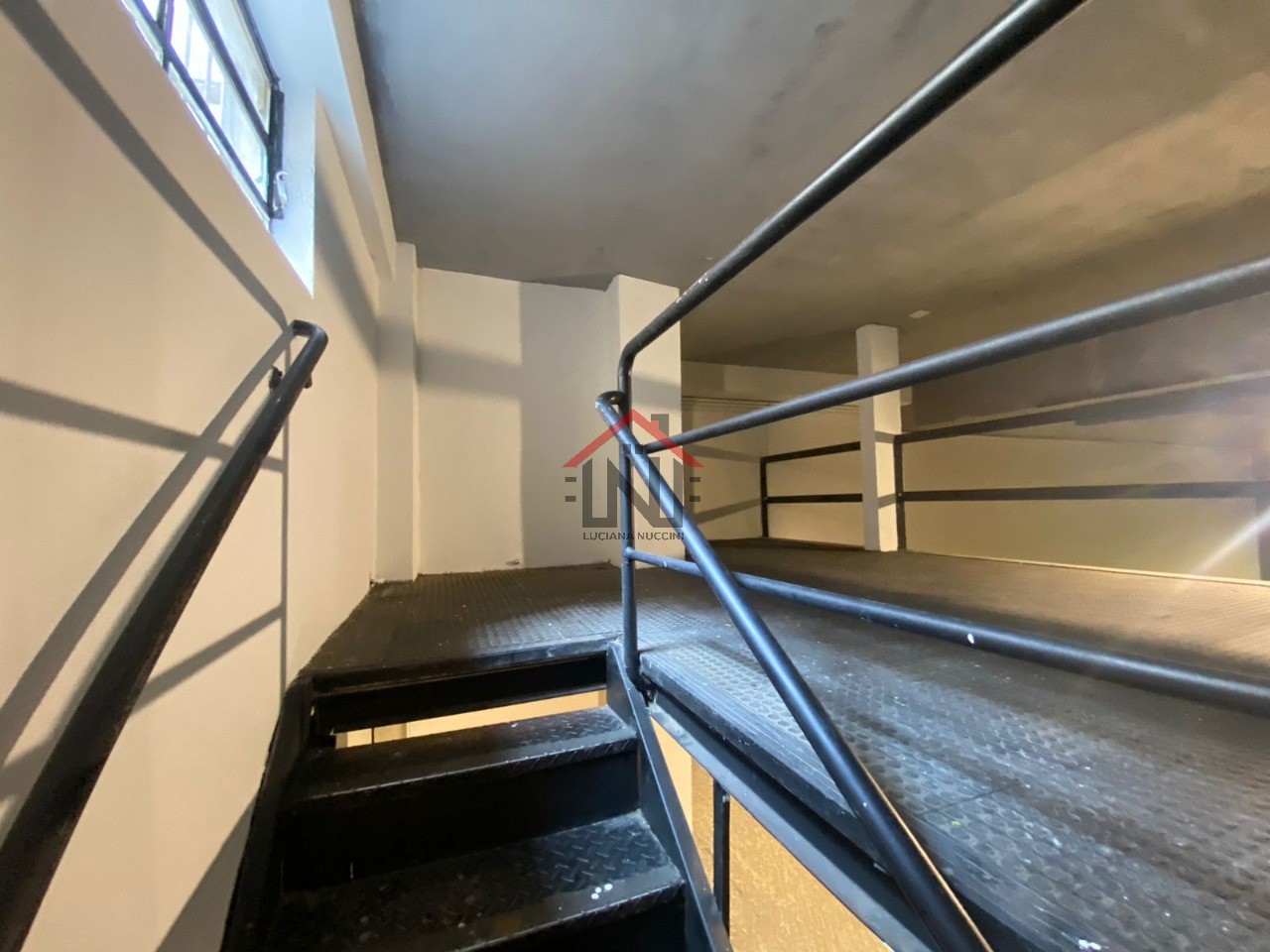 Excelente oportunidade de locação: Ponto Comercial no Centro de SP, 1 sala, 1 banheiro, 197m² de área!